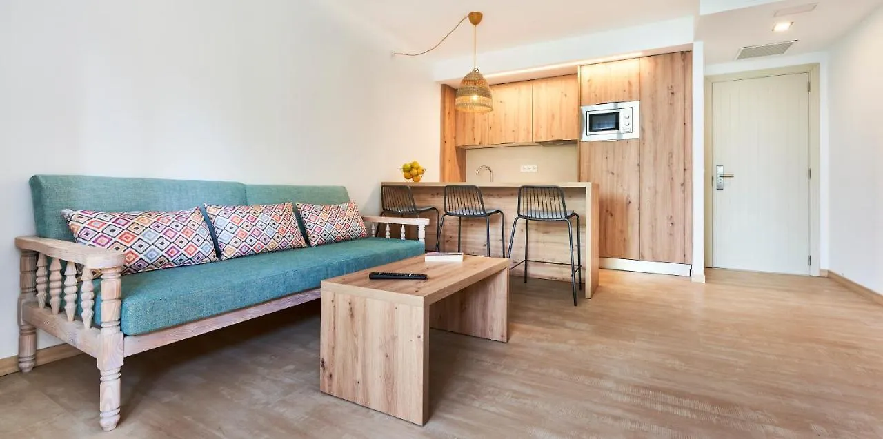 Apartamentos S'Olivera Canyamel  Spain