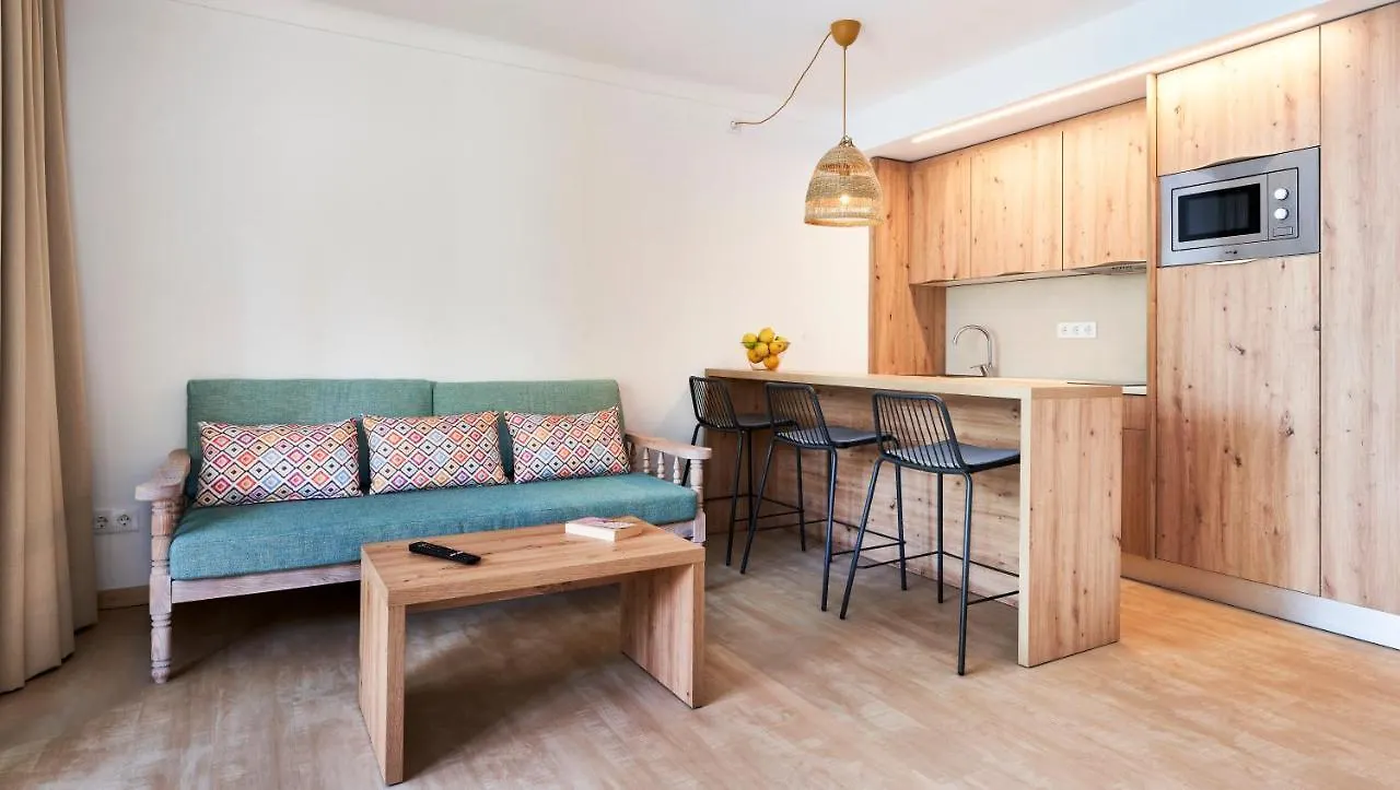 Apartamentos S'Olivera Canyamel  Spain